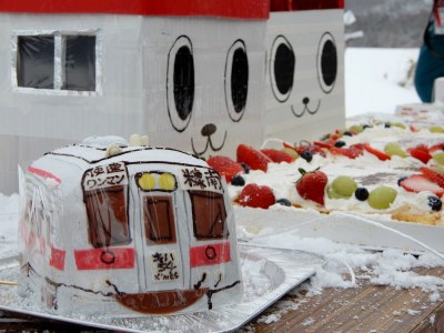 お供えケーキもいよいよ立体化！