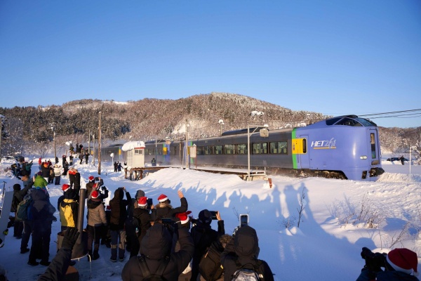 特急列車をお見送り