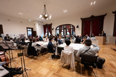 齋賀副代表理事：といかんのエンターテイナーによる軽妙な司会