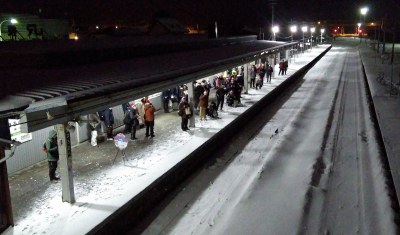 参加者であふれる早朝幌延駅